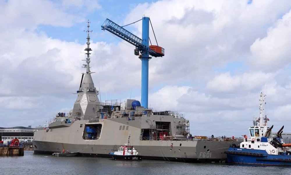 Πλησιάζει η ώρα - Η Φρεγάτα ΚΙΜΩΝ ετοιμάζεται για θαλάσσιες δοκιμές στο ναυπηγείο της Λοριάν